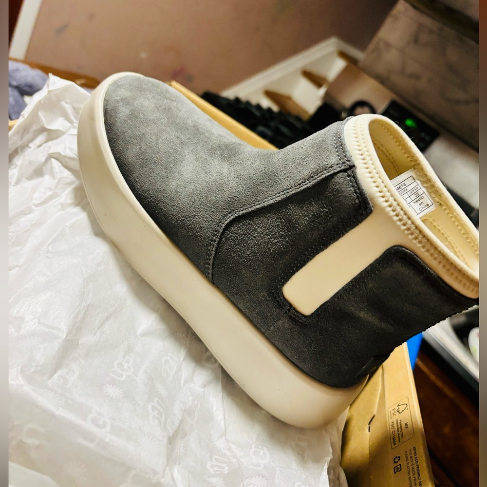 UGG Suede Brand New Size: 37